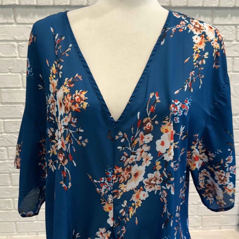 Floral Top Medium - Picture 9 of 16